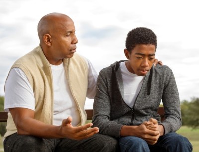 Como dialogar com meu filho adolescente?
